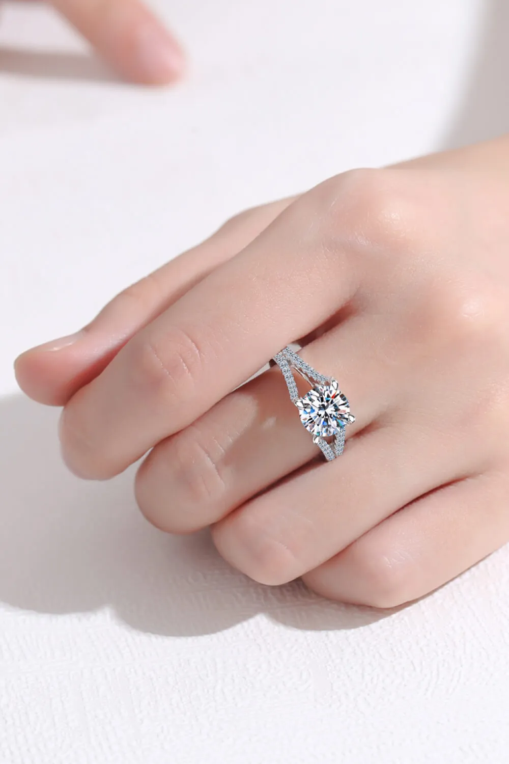 2 Carat Stylish Moissanite Ring