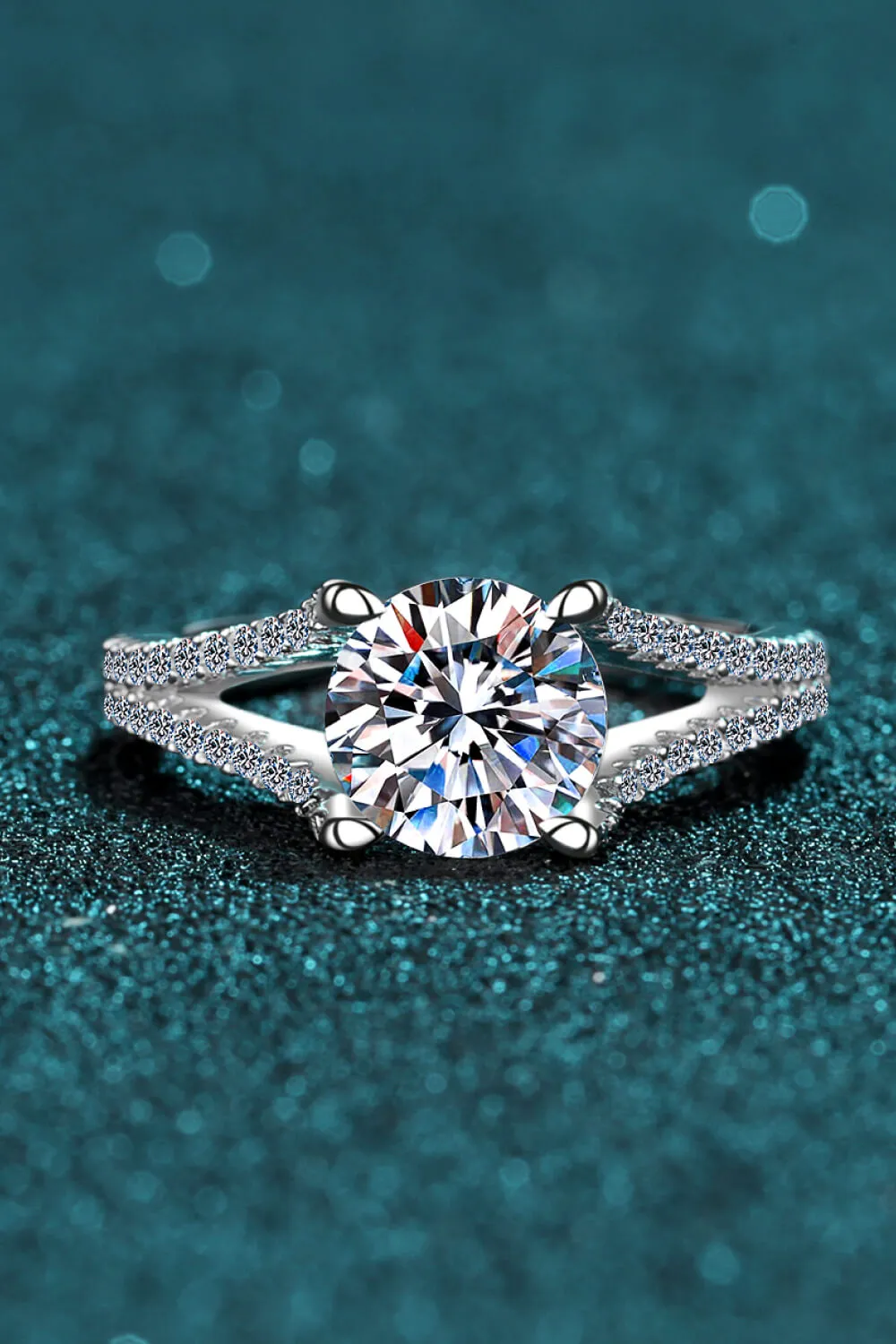 2 Carat Stylish Moissanite Ring