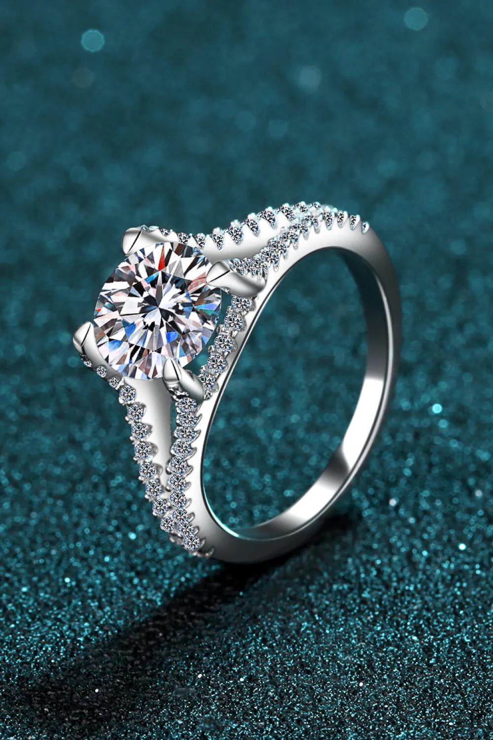 2 Carat Stylish Moissanite Ring