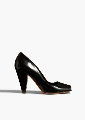 Cedar Pump in Black Brushed Leather