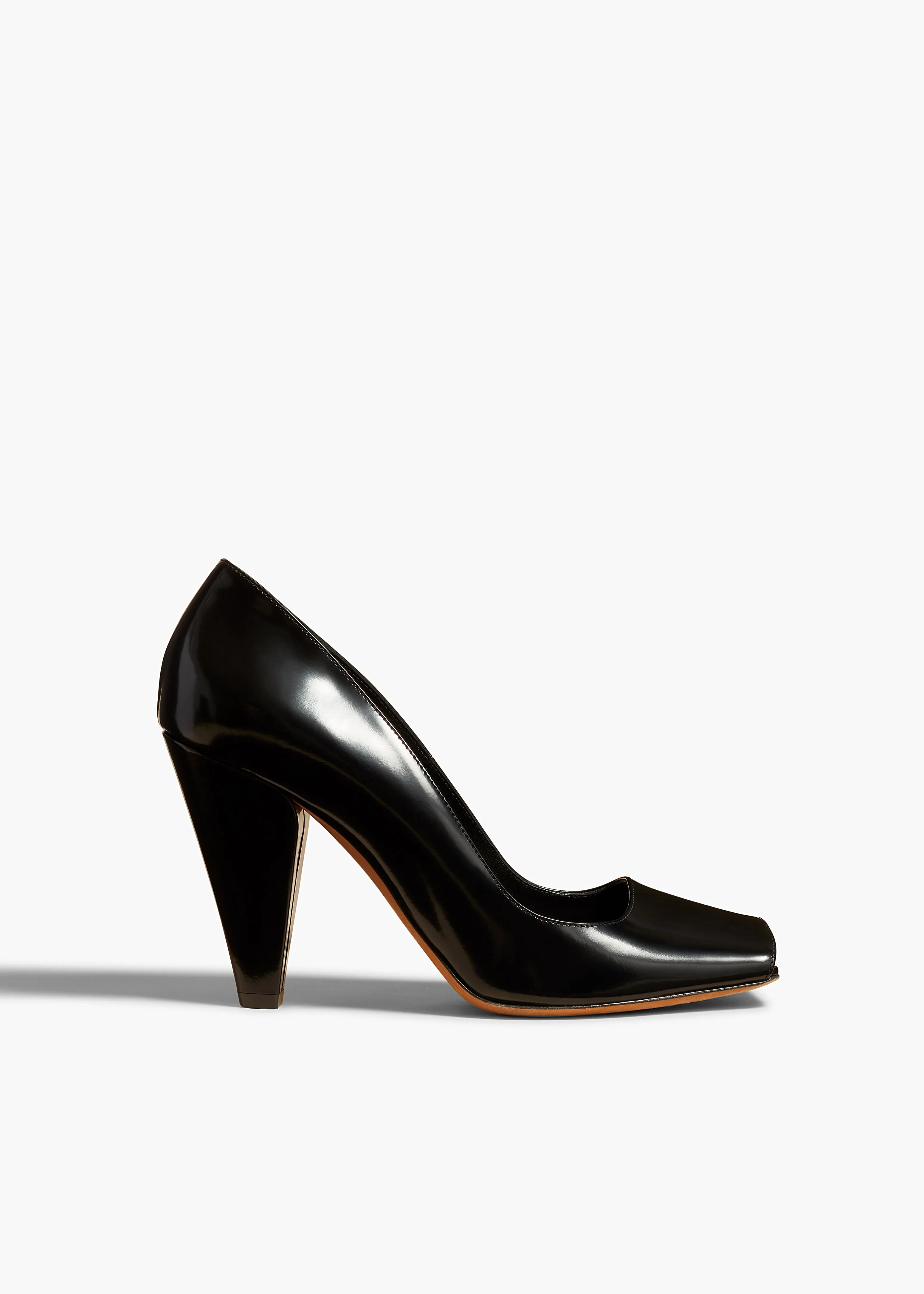Cedar Pump in Black Brushed Leather