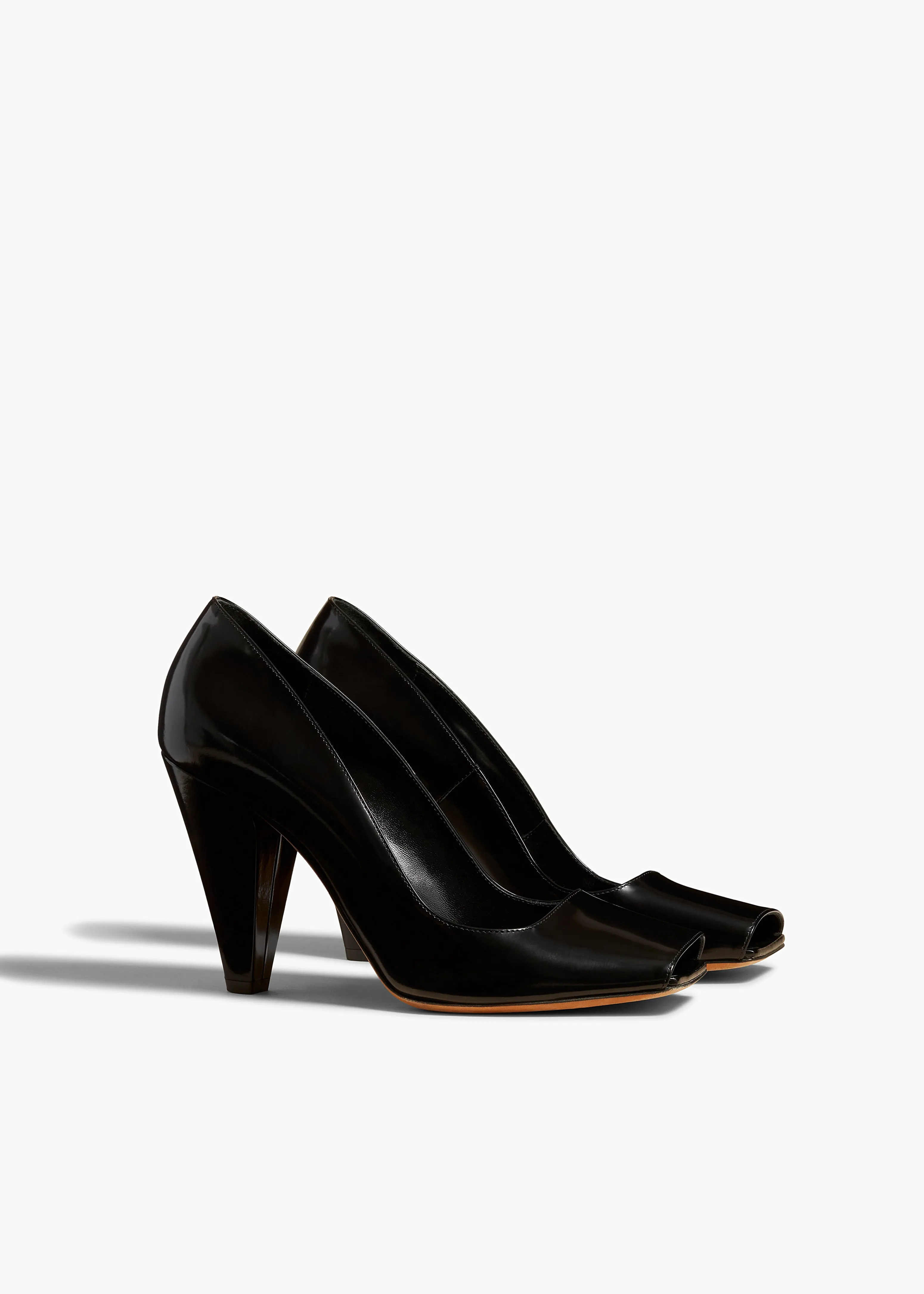 Cedar Pump in Black Brushed Leather