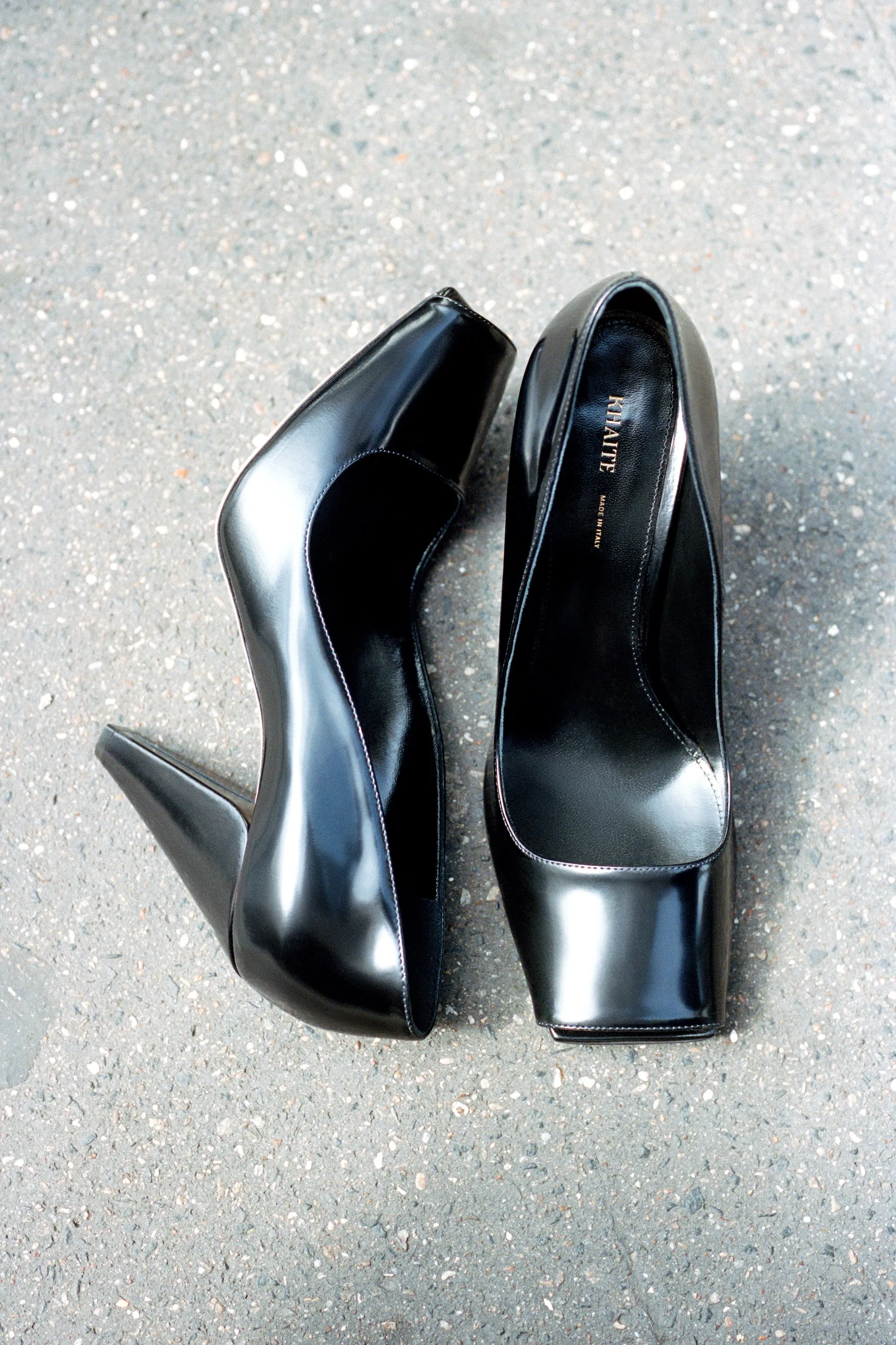 Cedar Pump in Black Brushed Leather