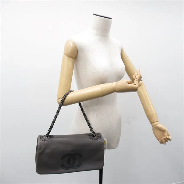 Chanel CC Studded Eat West Full Flap Bag Leather Crossbody Bag in Excellent condition