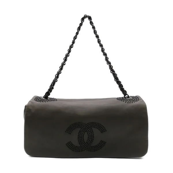 Chanel CC Studded Eat West Full Flap Bag Leather Crossbody Bag in Excellent condition