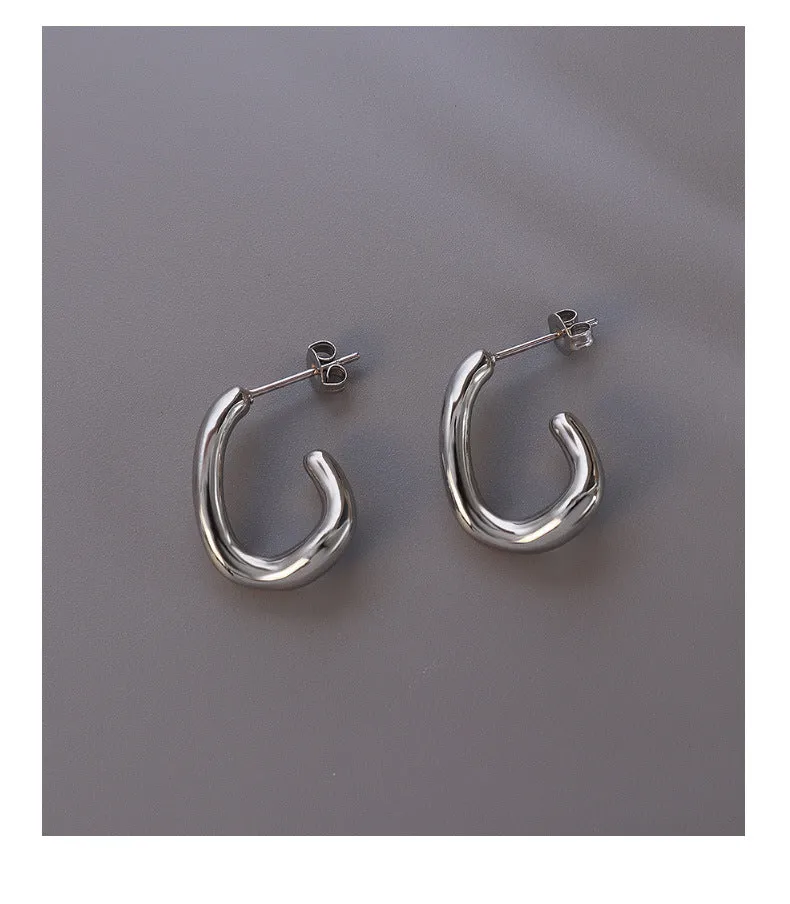 Chic 18K Gold-Plated C-Shaped Earrings in Titanium Steel