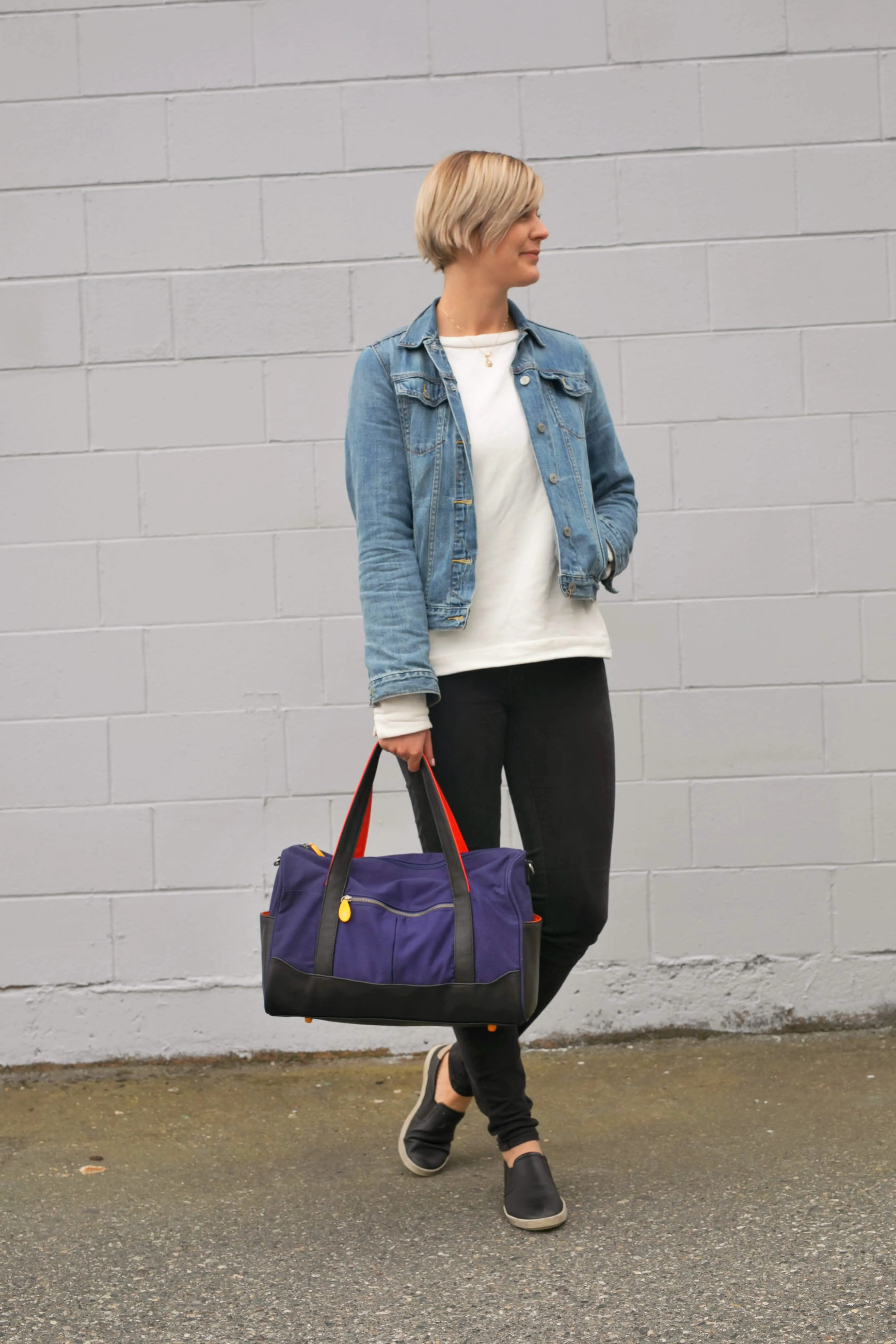 Dekalb Stylish Weekend Duffel Bag - Available in Two Chic Colors