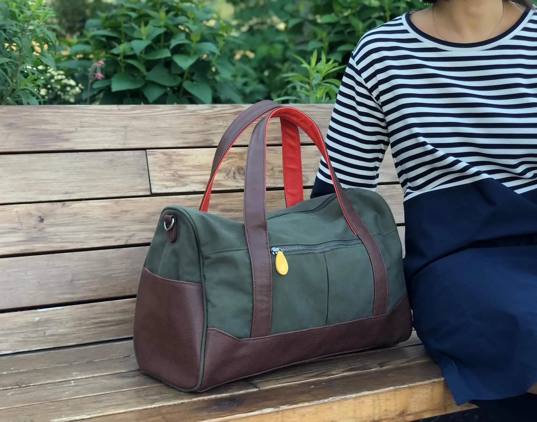 Dekalb Stylish Weekend Duffel Bag - Available in Two Chic Colors