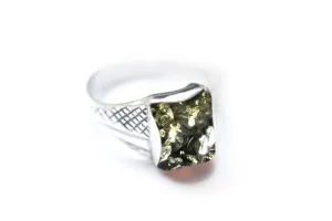 Elegant Men's Green Amber Solitaire Ring in Sterling Silver – Perfect for the Modern Gentleman
