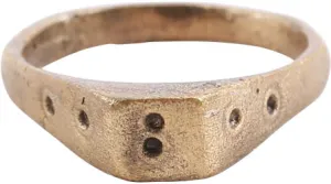 EUROPEAN NOBLE WOMAN’S RING, C.1300, SIZE 4 1/2