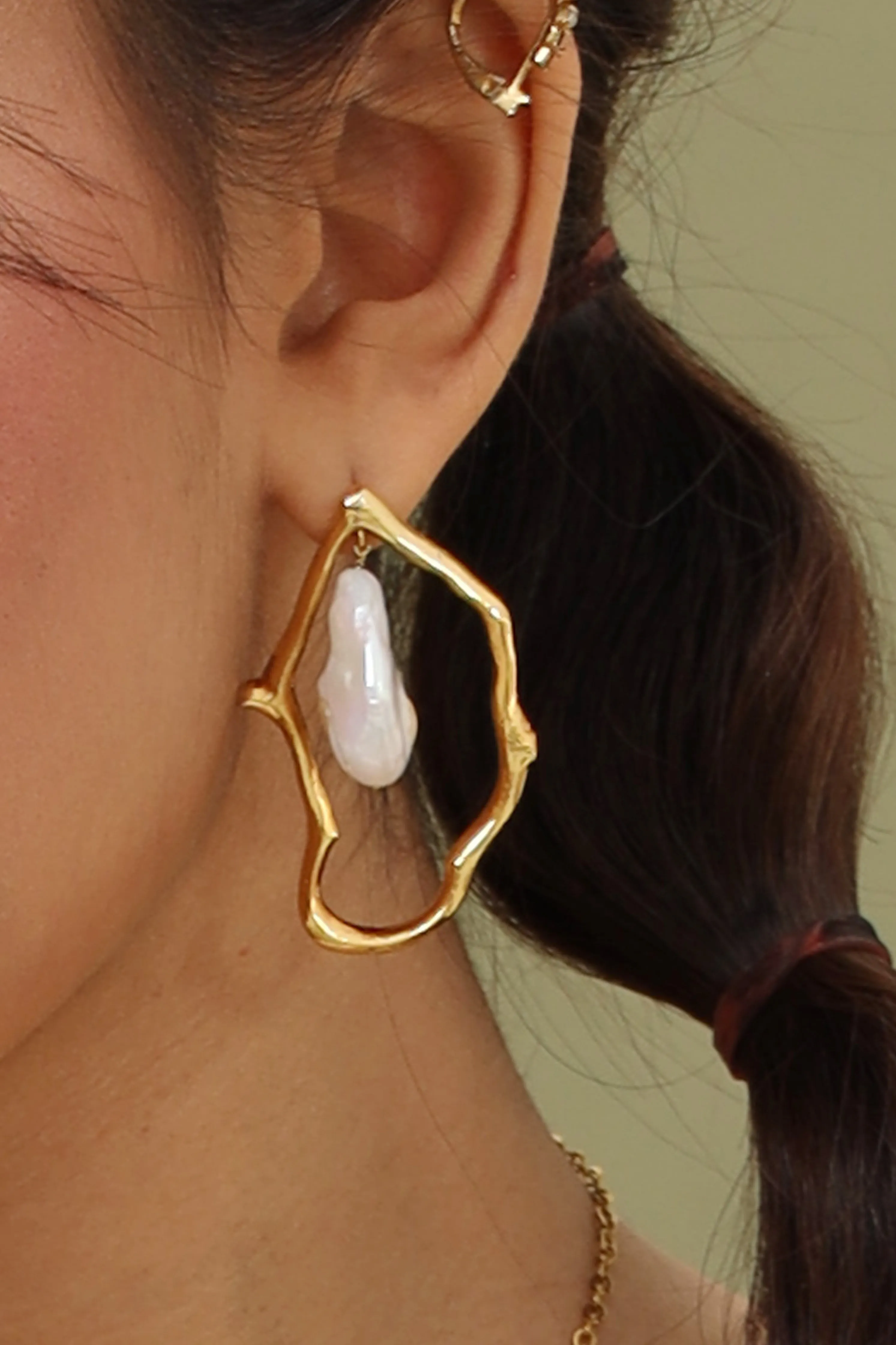 Golden Glow Pearl Drops
