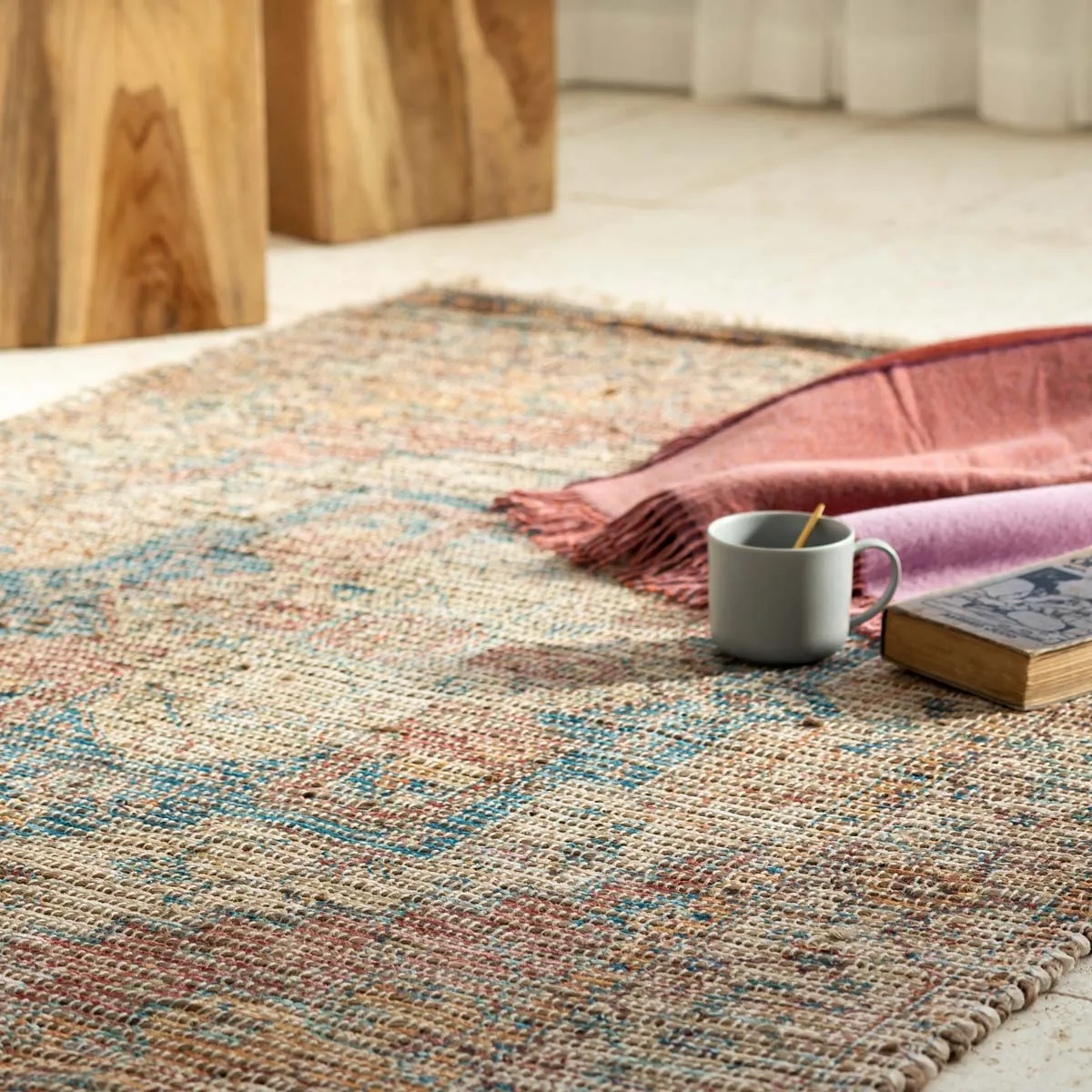Handmade Ornamental Medallion Rug　120×180