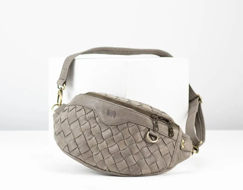 Haris fanny pack - Stone grey handwoven leather