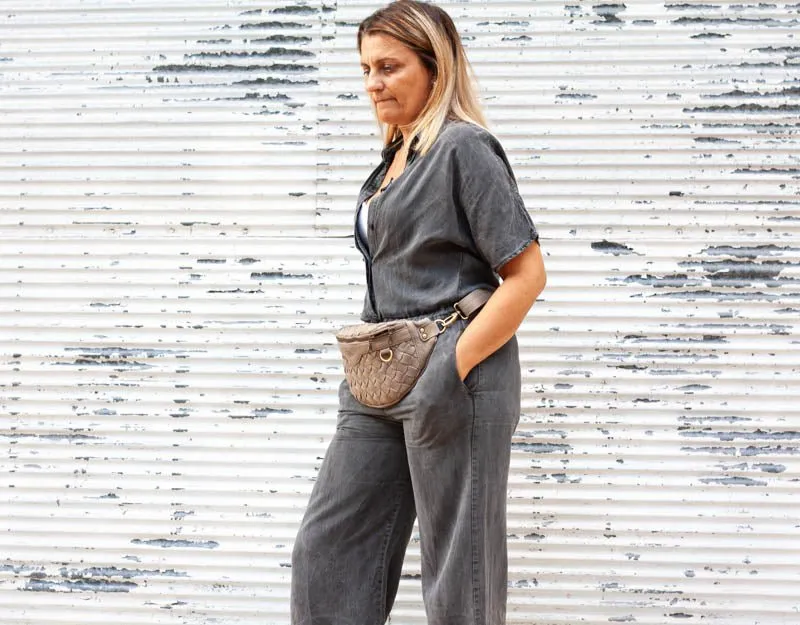 Haris fanny pack - Stone grey handwoven leather