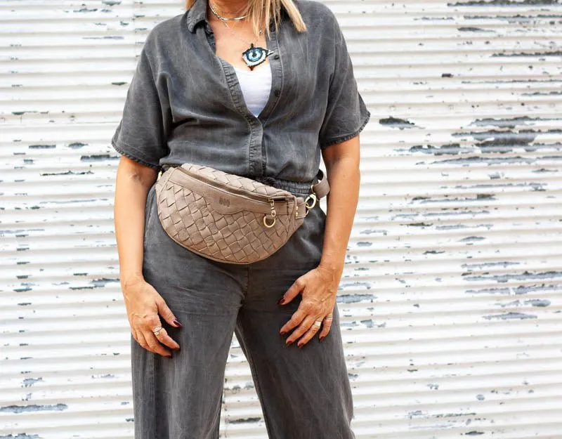 Haris fanny pack - Stone grey handwoven leather