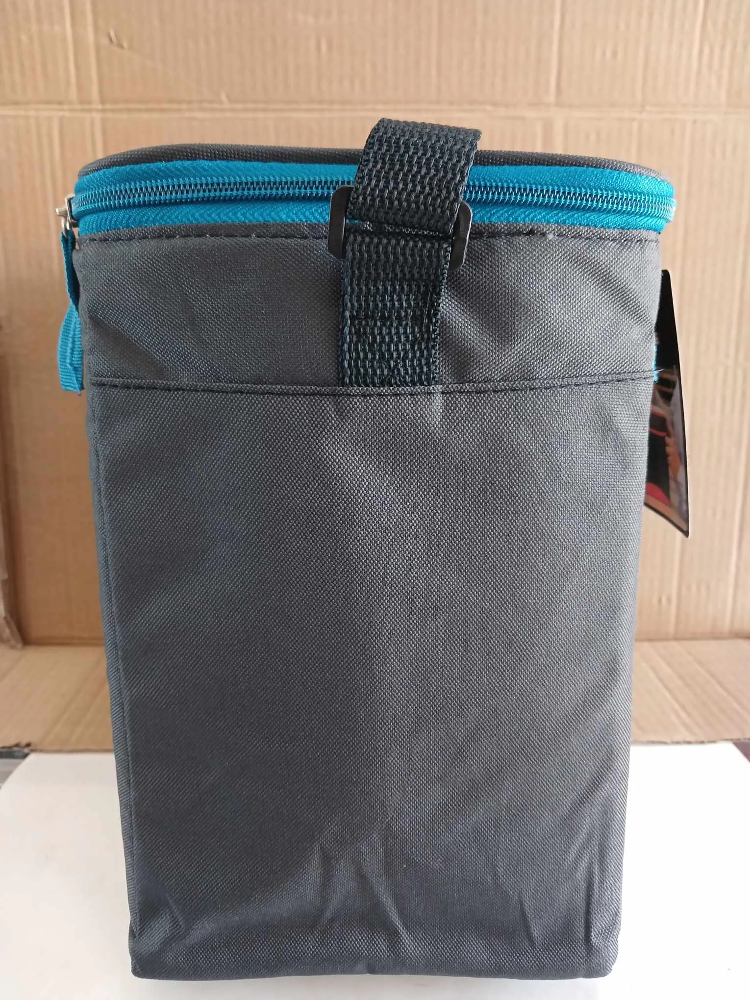 Igloo Cooler Bag (12 Cans Max) Hard Liner Cooler (Available color Red/black)