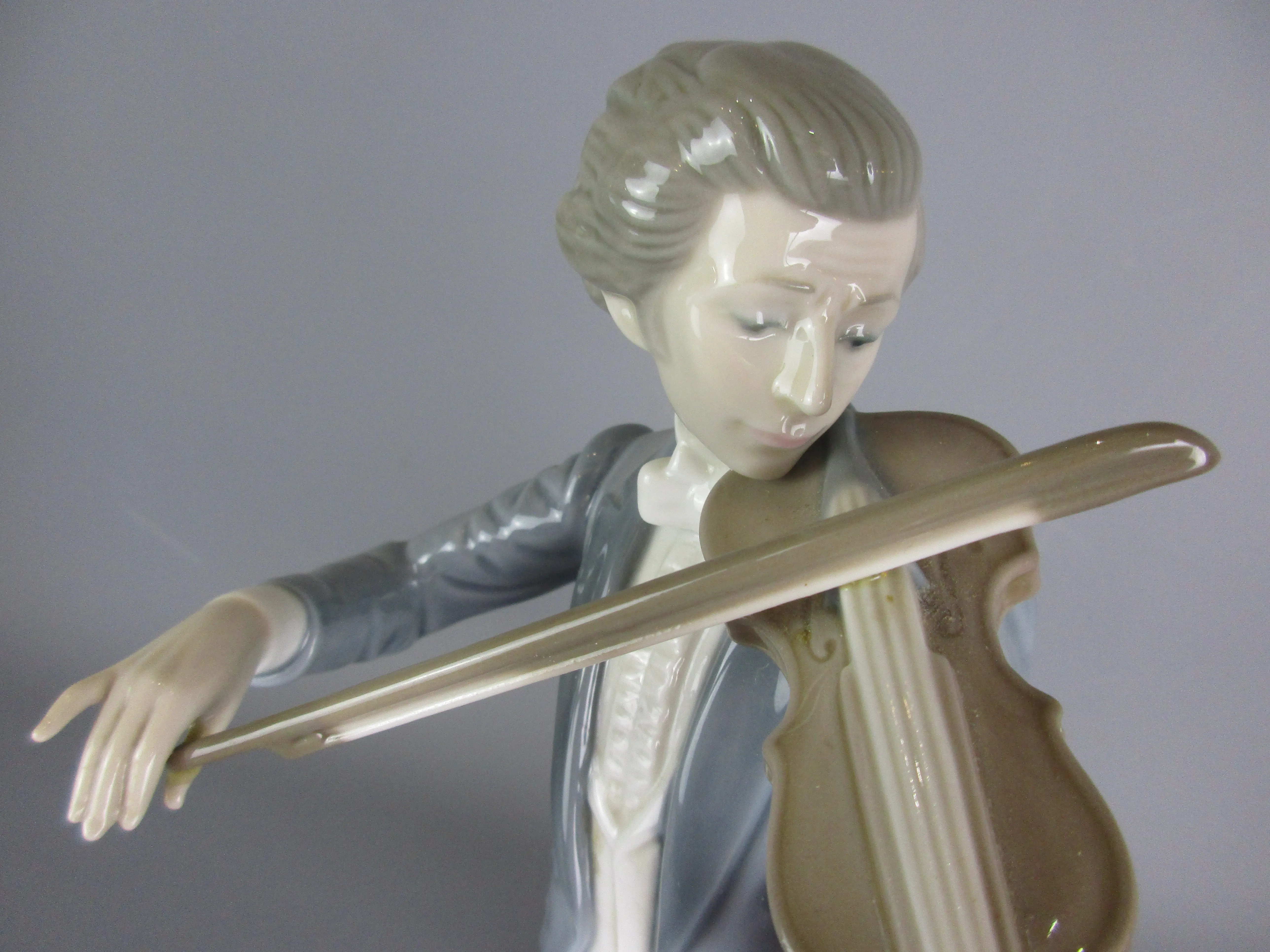 Llandro Violinist Statue Sculpture Figurine Vintage