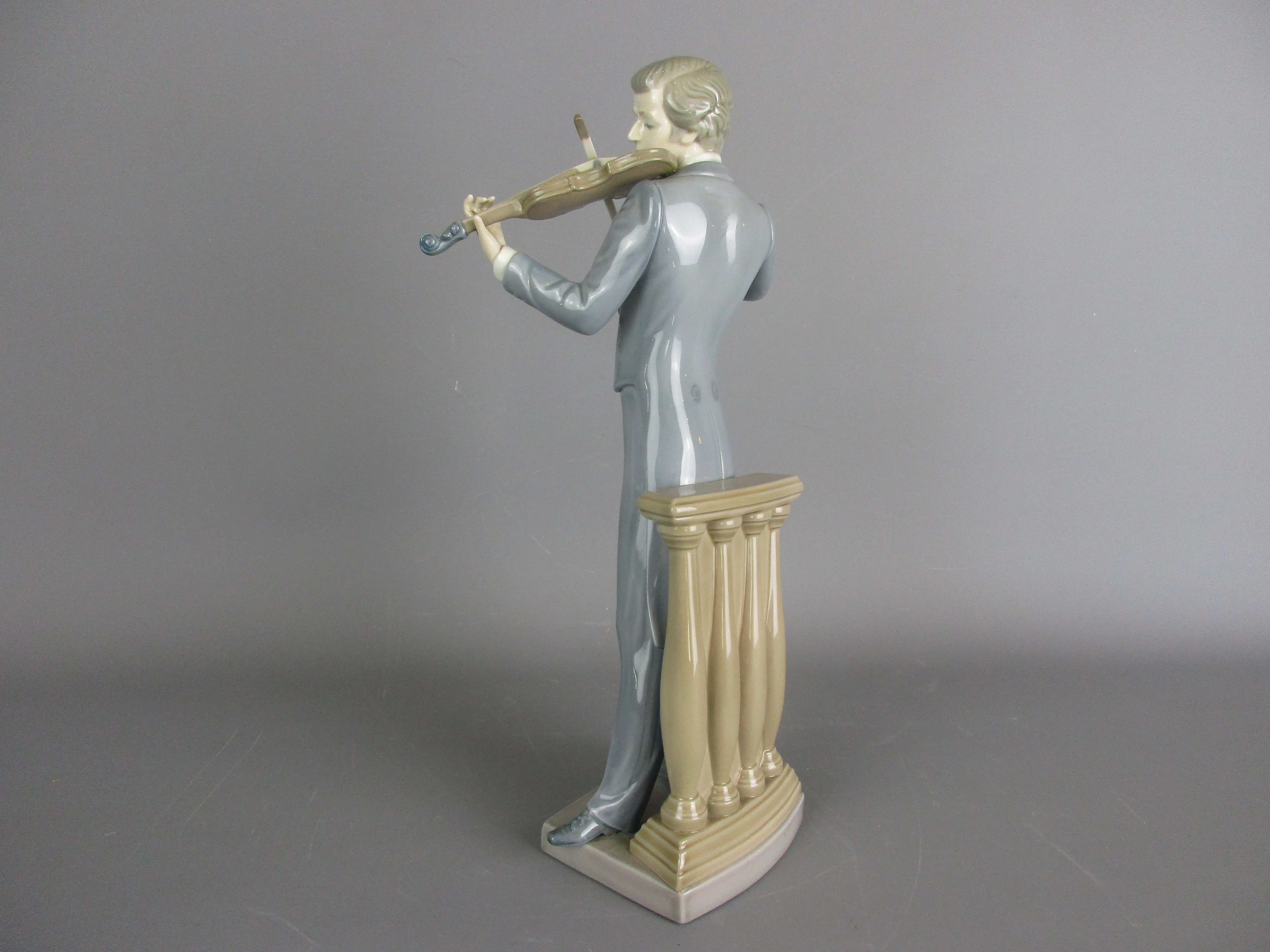 Llandro Violinist Statue Sculpture Figurine Vintage