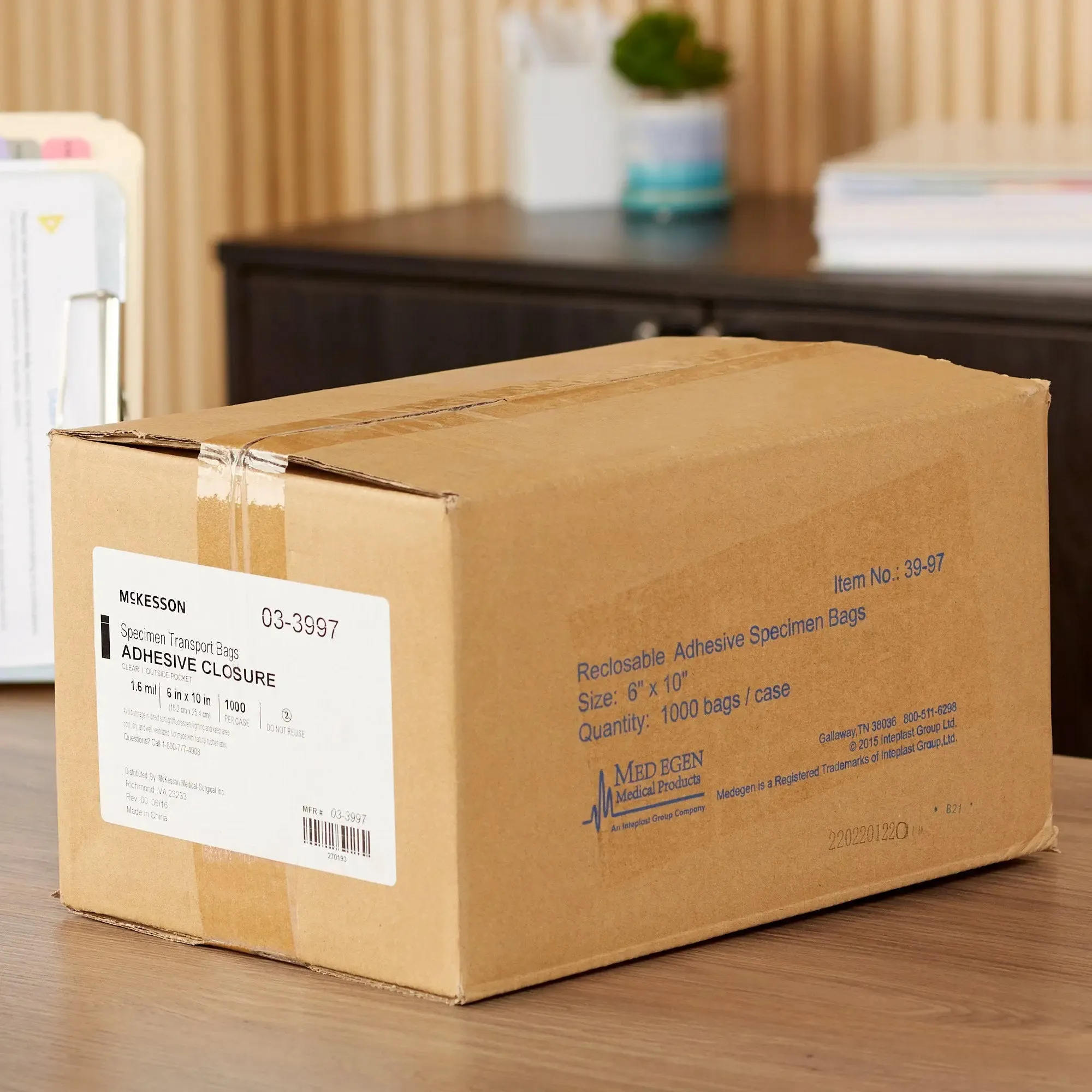 Medegen Specimen Transport Bag with Document Pouch, 6 x 9 Inch
