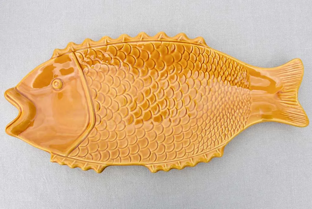 Mid-century French seafood service with orange glaze - 12 plates 1 platter