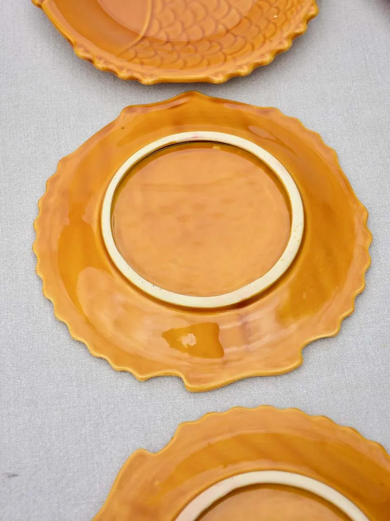 Mid-century French seafood service with orange glaze - 12 plates 1 platter