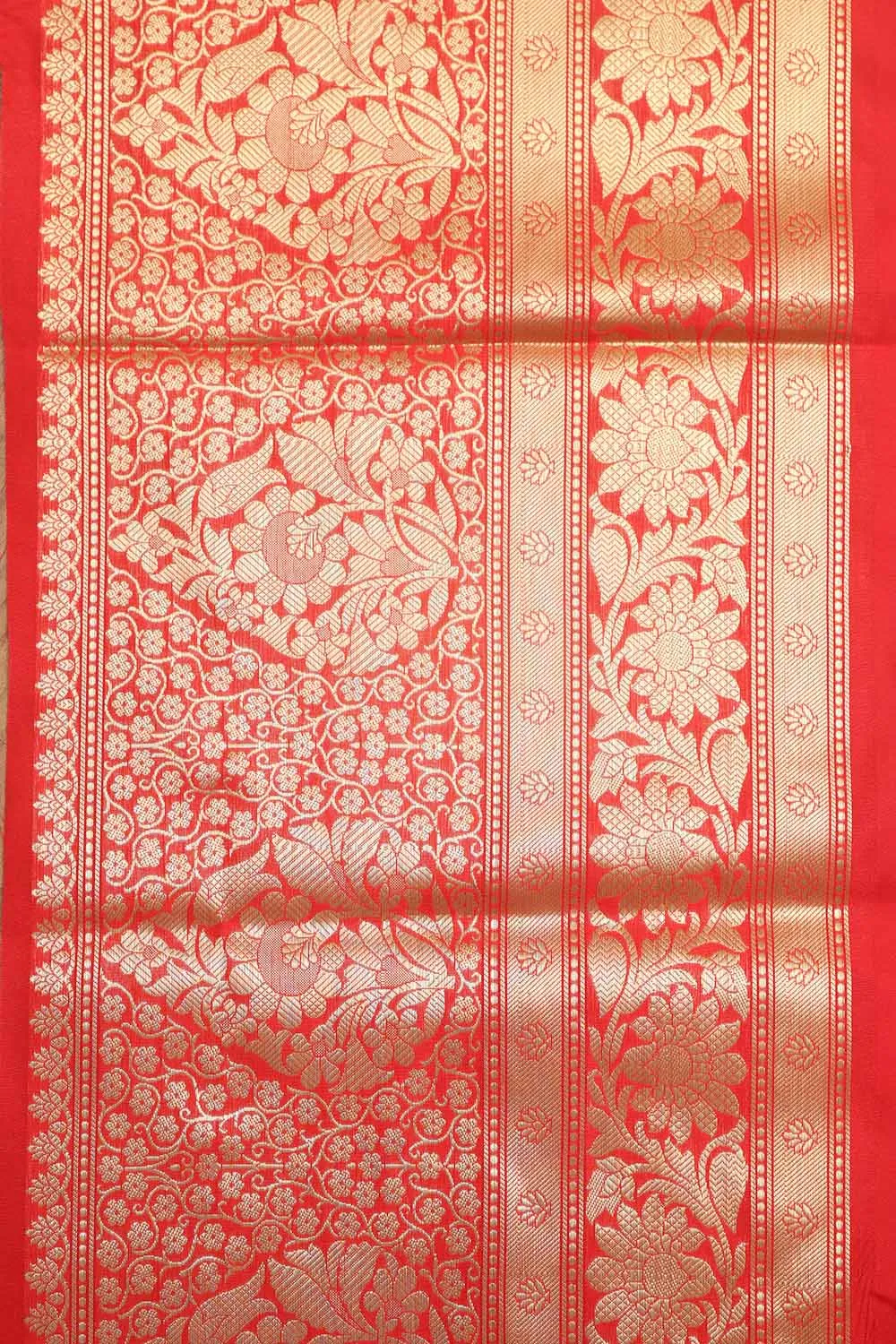 Red Banarasi Silk Lace : Elegant & Stylish