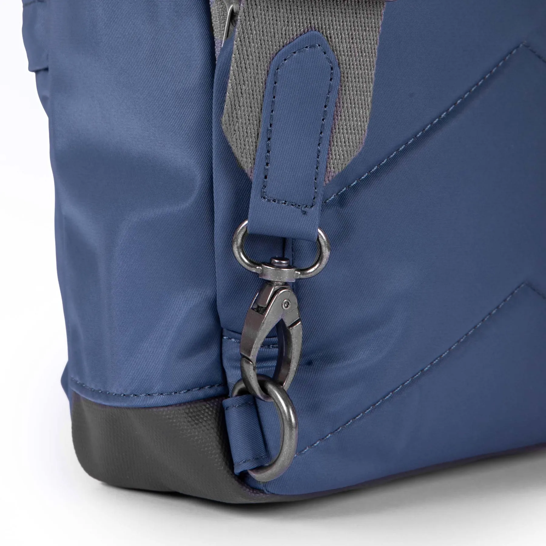 ROKA Willesden B Large Recycled Nylon Bag - Airforce