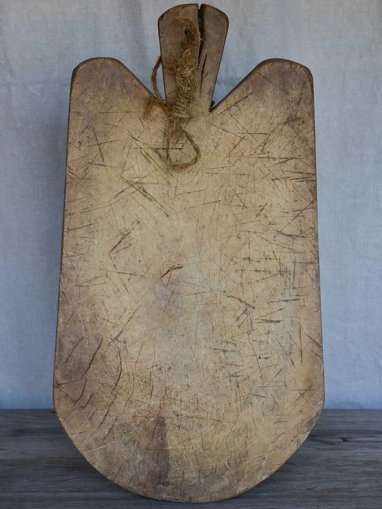Rounded antique French cutting board - 20¾"