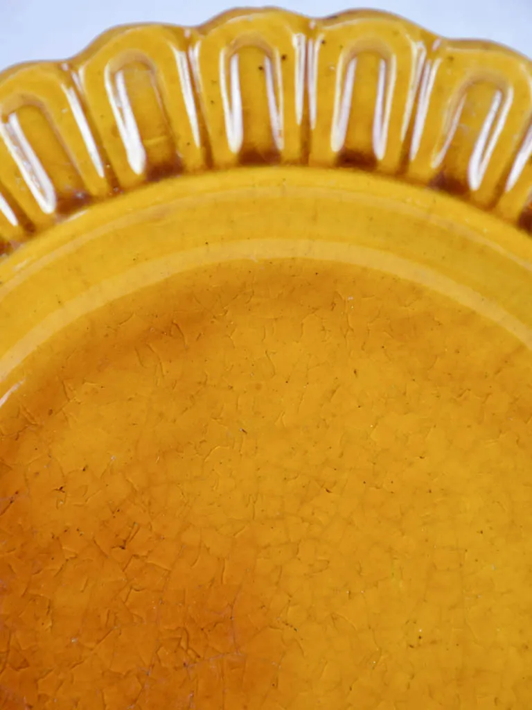 Six pretty plates with ocher glaze - Ravel de croix Aubagne 1960 9½"